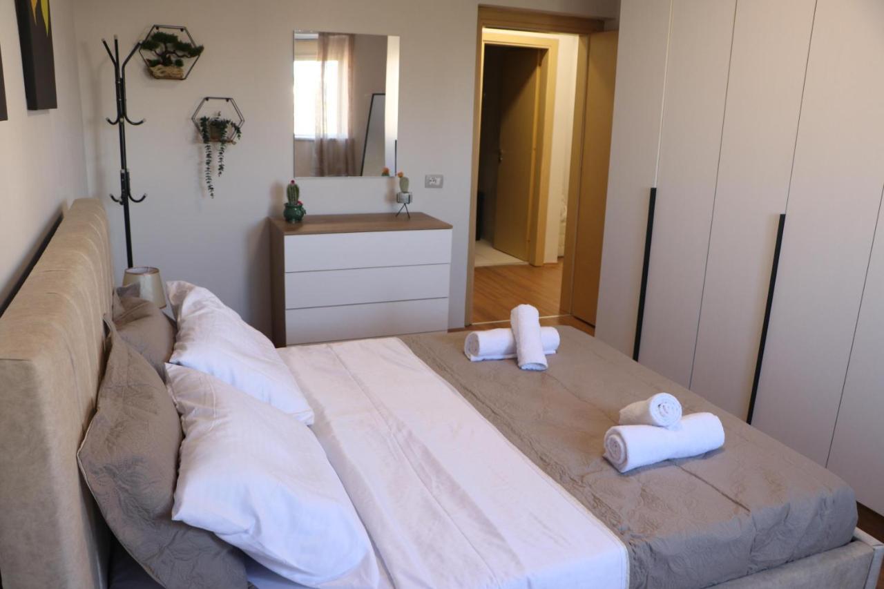 Pine Apartment Tirana Eksteriør billede