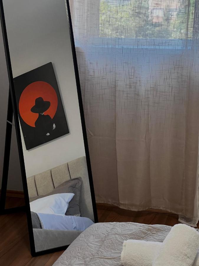 Pine Apartment Tirana Eksteriør billede
